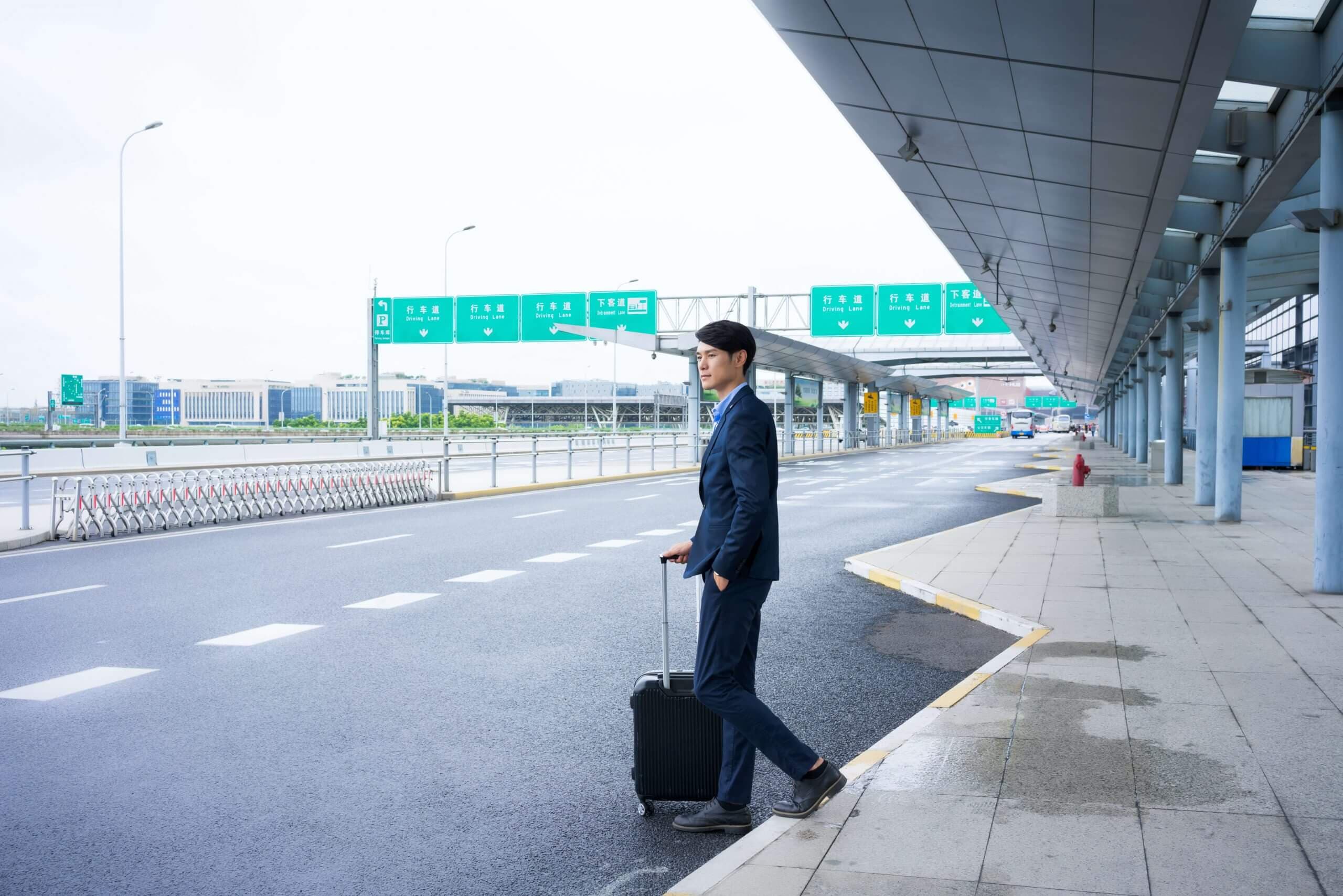 Vì sao người thường xuyên đi công tác dễ suy giảm sức khỏe?